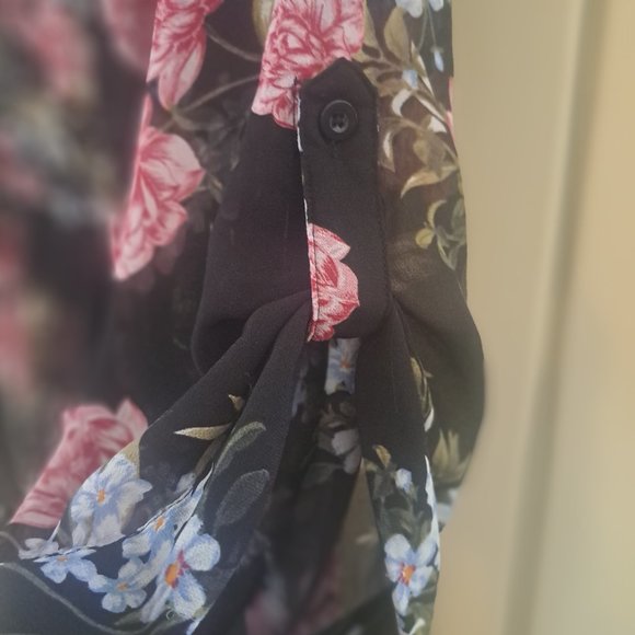Torrid sheer black floral high low blouse size 5x - Picture 4 of 6